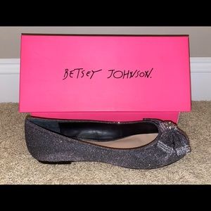 STILL IN BOX BETSEY JOHNSON BLACK EMY FLATS